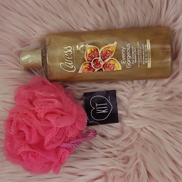 RARE!! Brand New DISCONTINUED CARESS EVENLY GORGEOUS BODY WASH & POOF-2CT. - Picture 1 of 3